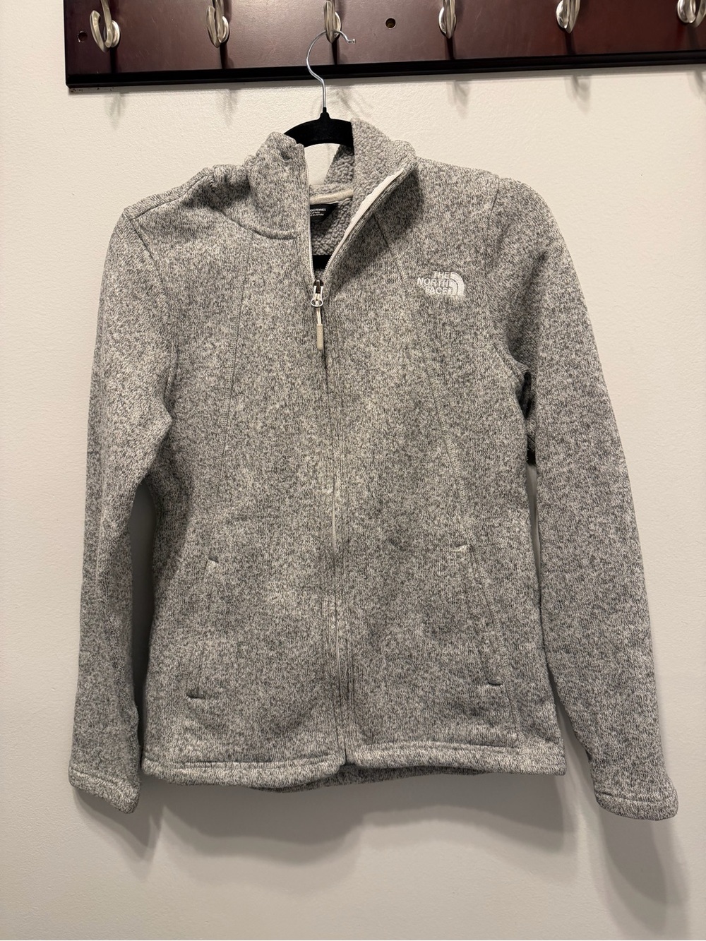 The North Face Women’s Gray Fleece Jacket - Full-Zip Cozy Layer